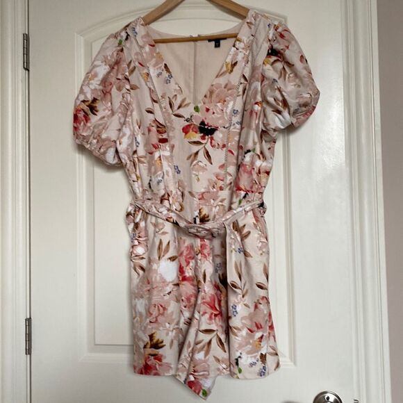 EUC Express Shorts Romper(size XL) - Picture 2 of 10